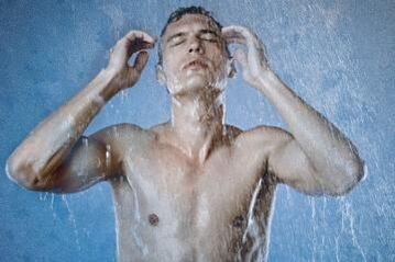 Vyro maudymasis kontrastiniu dušu dėl prostatos sveikatos